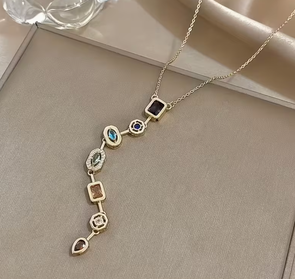 Elegant Bohemian Golden Long Pendant Necklace with Colorful Synthetic Gemstones – Party & Everyday Statement Jewelry