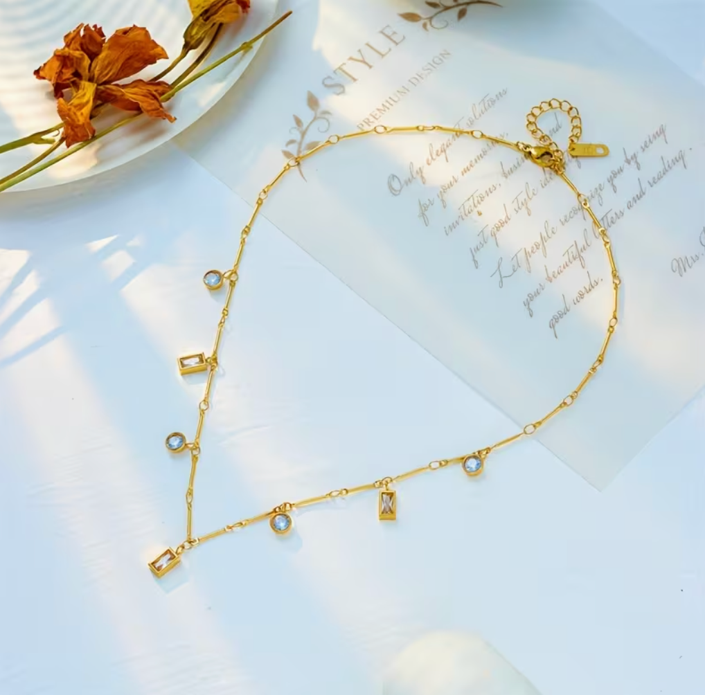 French Style Light Luxury Rhinestone Pendant Necklace