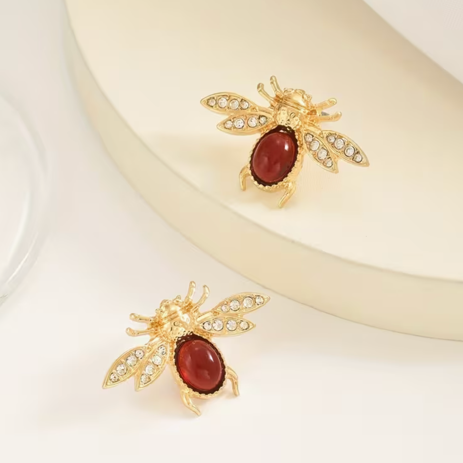 Pair of Elegant Golden Bee Earrings with Sparkling Rhinestones and Gem